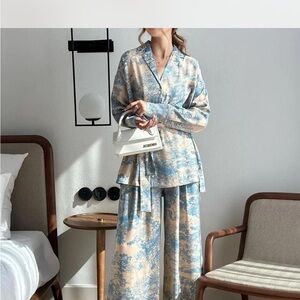 Commense Blue and White Floral Loungewear